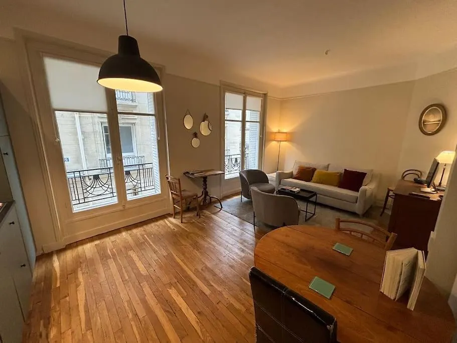 Elegance Parisienne Pour 4 Personnes Apartman